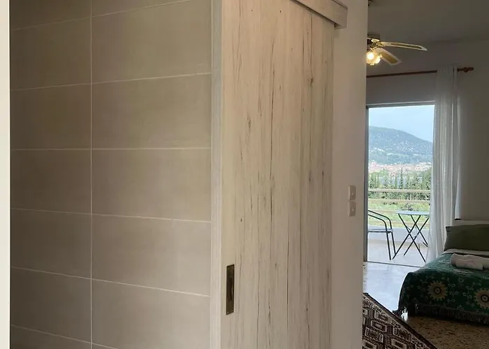 In Yialassi アパート *