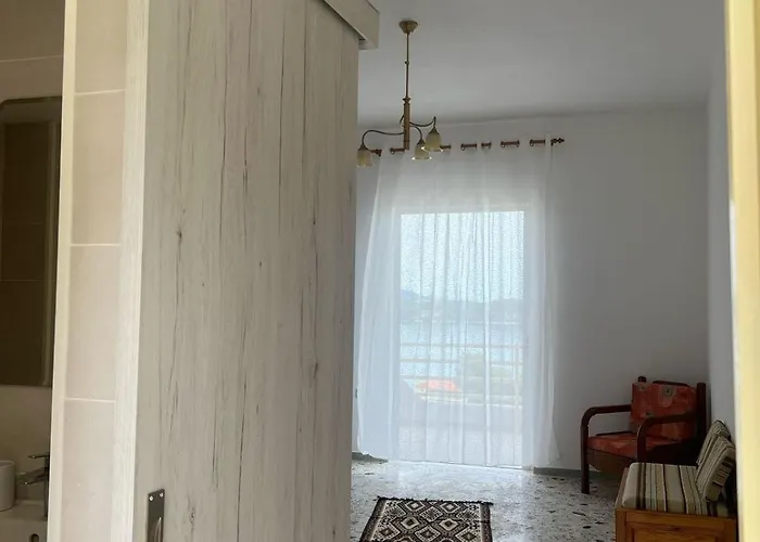 In Yialassi アパート